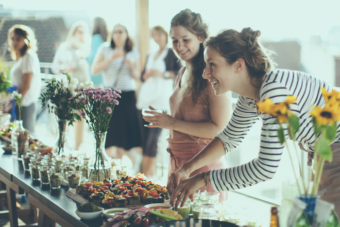 brussels-kitchen-henri-agnes-apero-fleurs-sauvage-terrasse-resto-evenement24